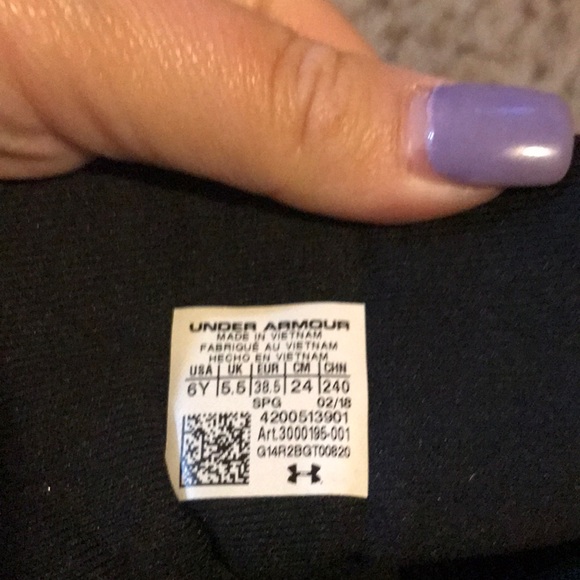 Boys under amour cleats - Picture 6 of 7